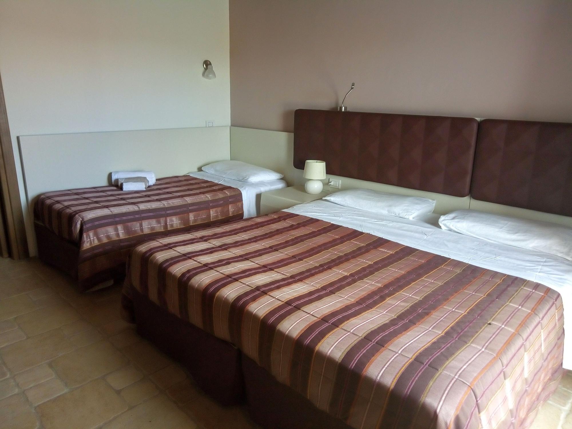 Liscia Country Relais Pensionat Sant'Antonio di Gallura Exteriör bild