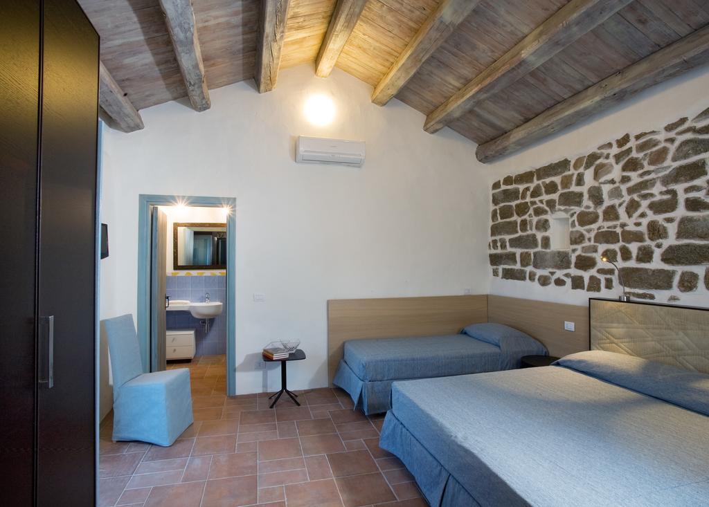 Liscia Country Relais Pensionat Sant'Antonio di Gallura Exteriör bild