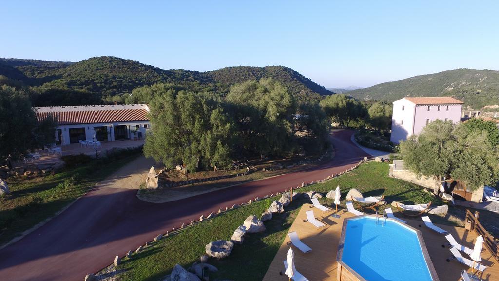 Liscia Country Relais Pensionat Sant'Antonio di Gallura Exteriör bild