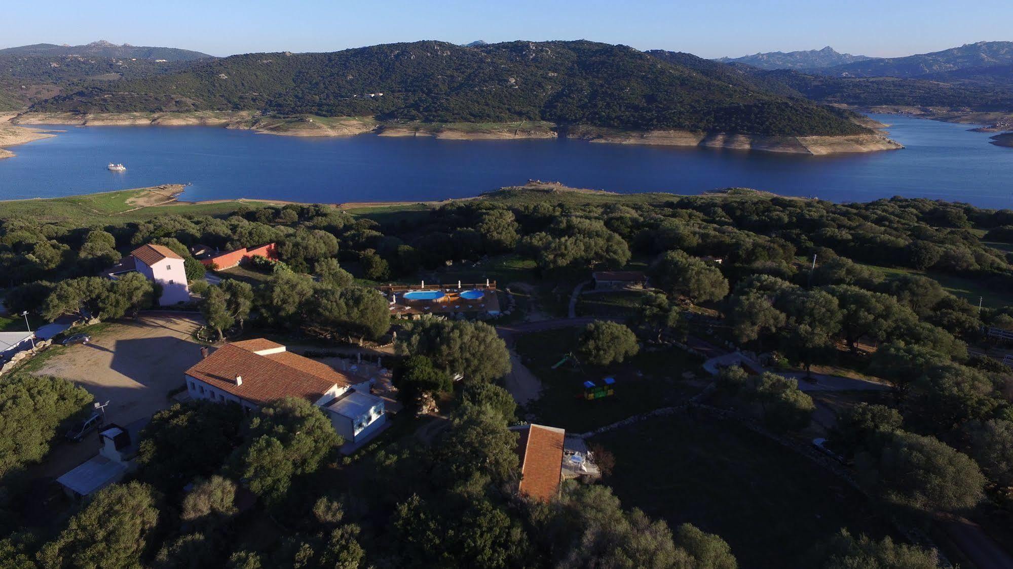 Liscia Country Relais Pensionat Sant'Antonio di Gallura Exteriör bild