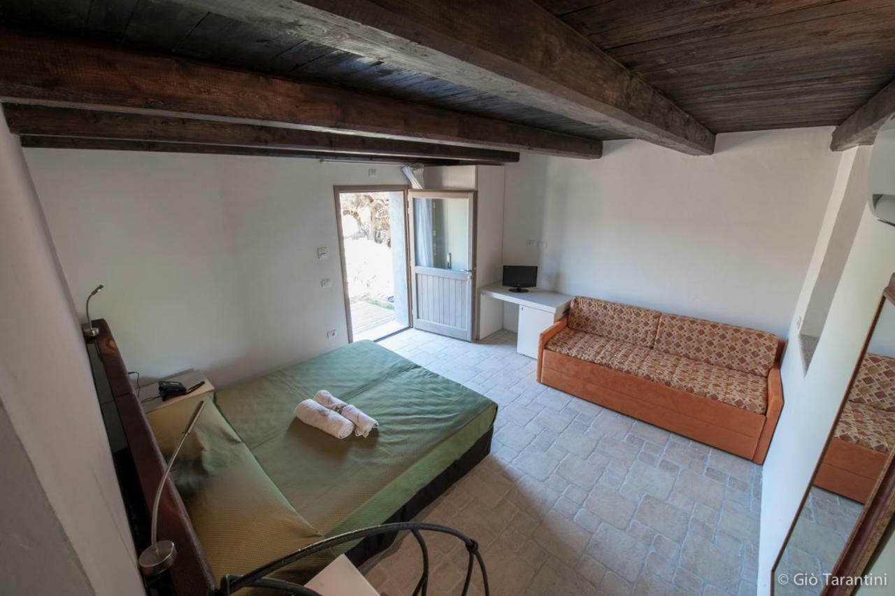 Liscia Country Relais Pensionat Sant'Antonio di Gallura Exteriör bild